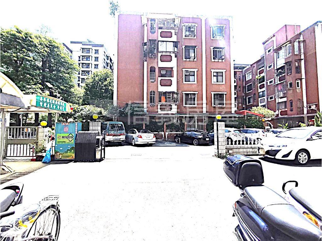 喜來福坡平大車位房屋室內格局與周邊環境