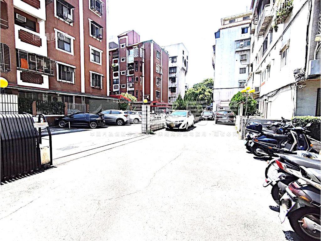 喜來福坡平大車位房屋室內格局與周邊環境