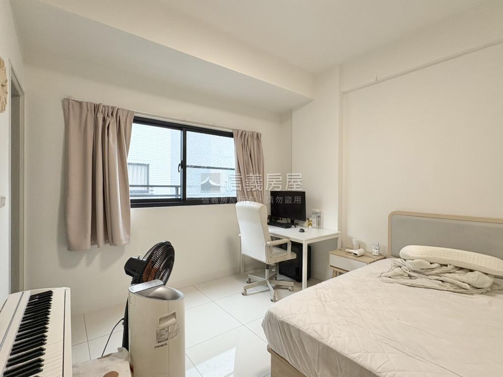 東區輕屋齡好成家面寬車墅房屋室內格局與周邊環境