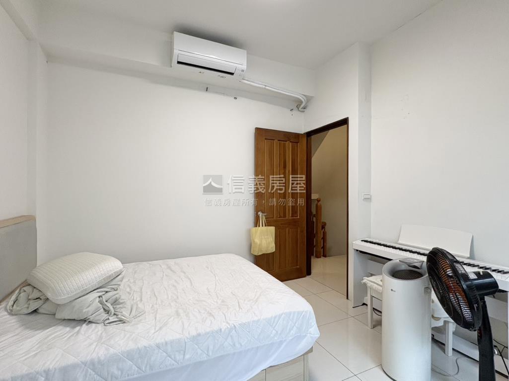 東區輕屋齡好成家面寬車墅房屋室內格局與周邊環境