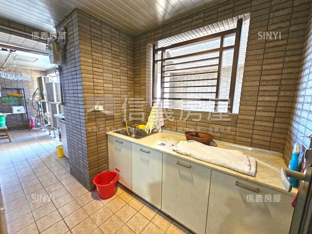 近北市昇陽豪邸雙車位房屋室內格局與周邊環境