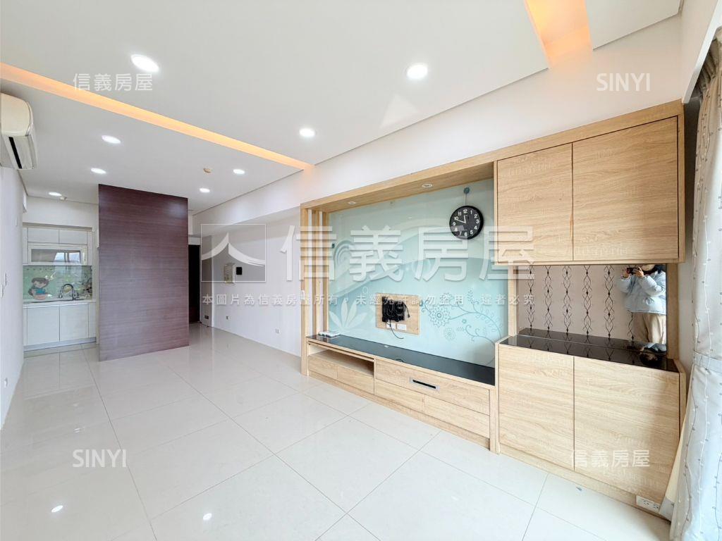 康橋三房雙平面車位房屋室內格局與周邊環境