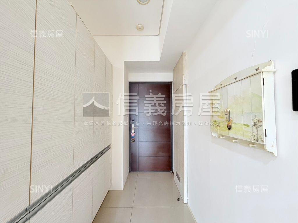 康橋三房雙平面車位房屋室內格局與周邊環境