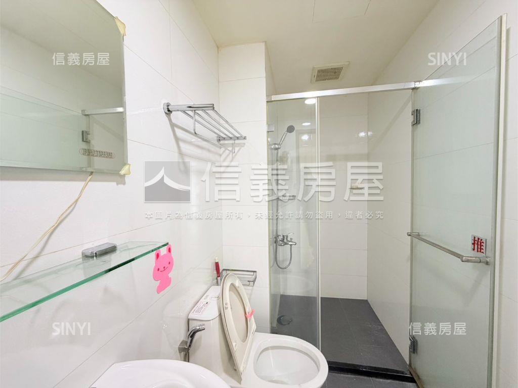 康橋三房雙平面車位房屋室內格局與周邊環境