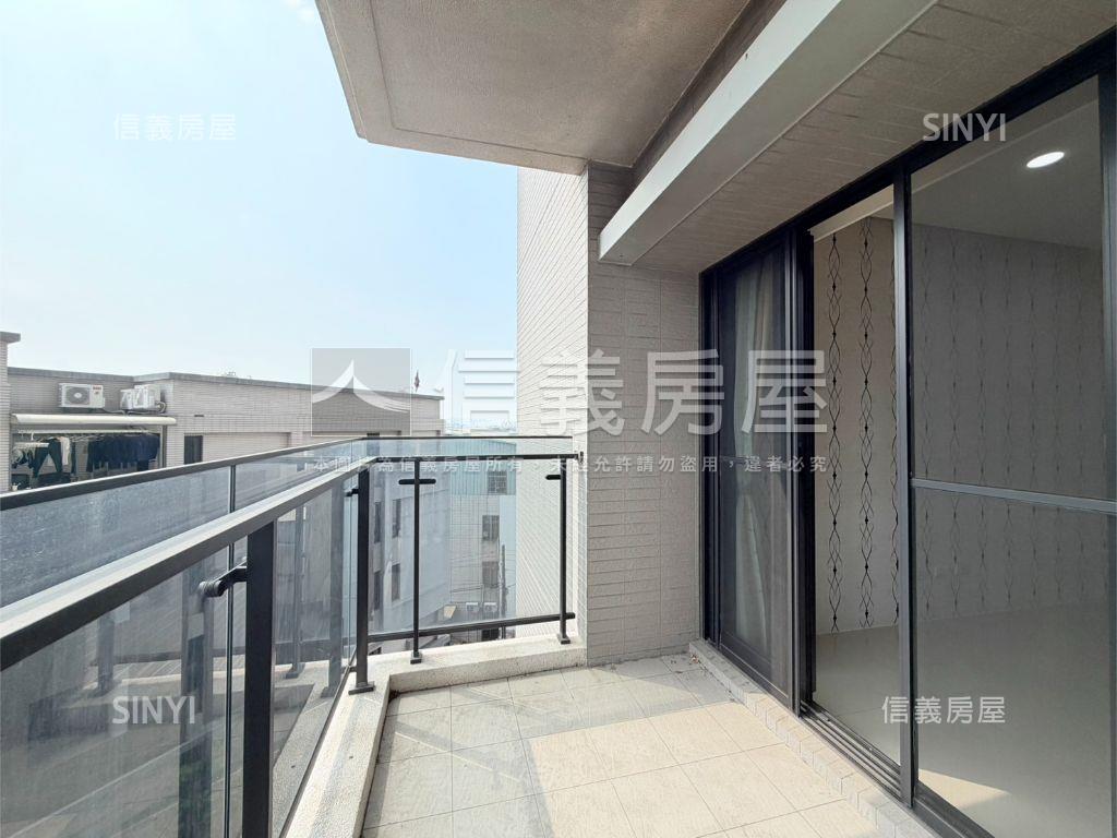 康橋三房雙平面車位房屋室內格局與周邊環境