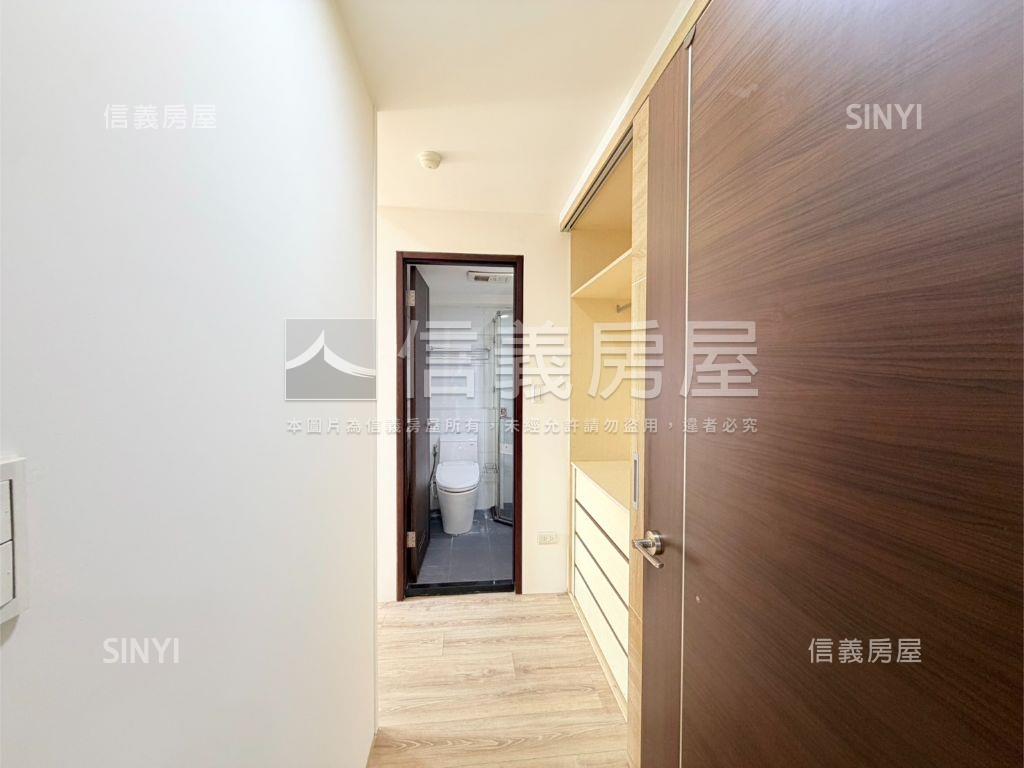 康橋三房雙平面車位房屋室內格局與周邊環境