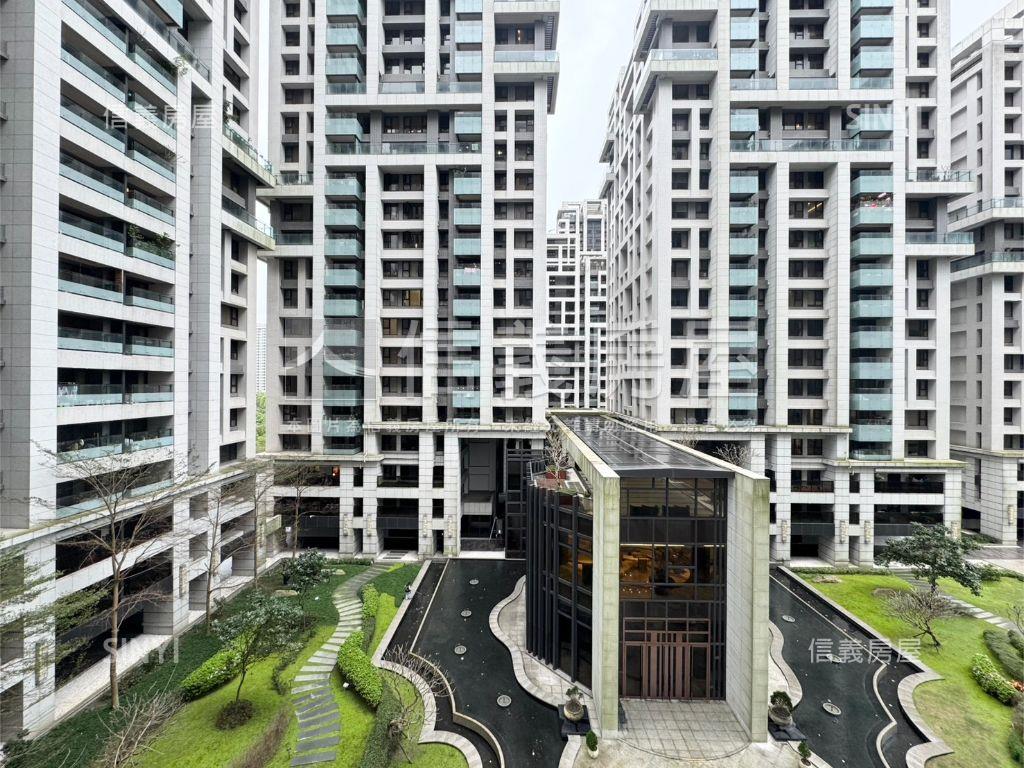 福氣滿盈宏盛２三房雙車位房屋室內格局與周邊環境