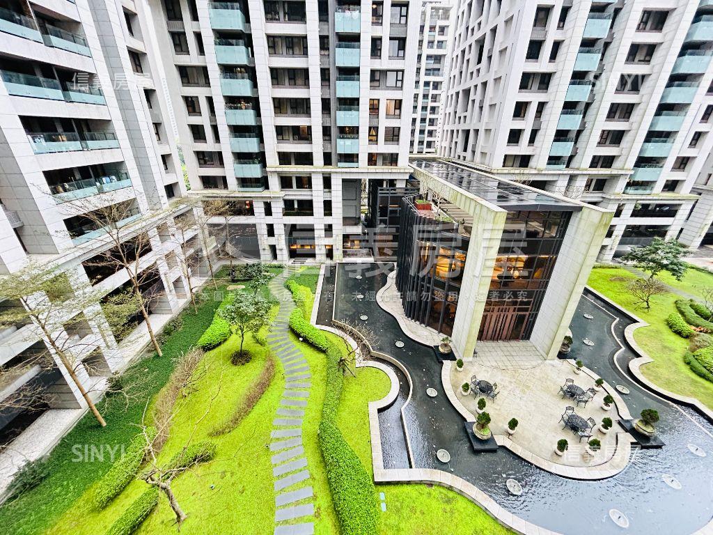 福氣滿盈宏盛２三房雙車位房屋室內格局與周邊環境