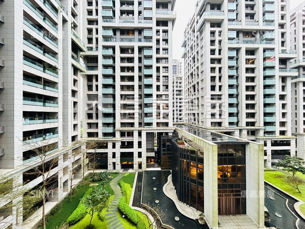 福氣滿盈宏盛２三房雙車位房屋室內格局與周邊環境