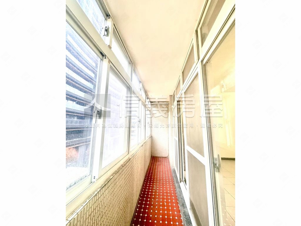 敦小邊間頂加美寓房屋室內格局與周邊環境