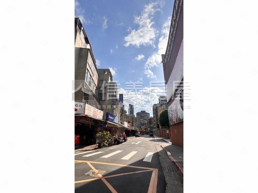 敦小邊間頂加美寓房屋室內格局與周邊環境