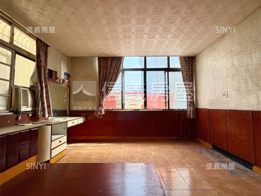 近高雄火車站成家透店房屋室內格局與周邊環境