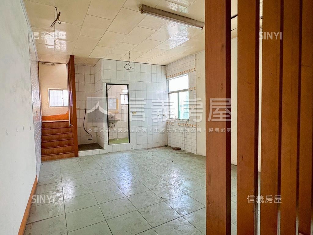 近高雄火車站成家透店房屋室內格局與周邊環境