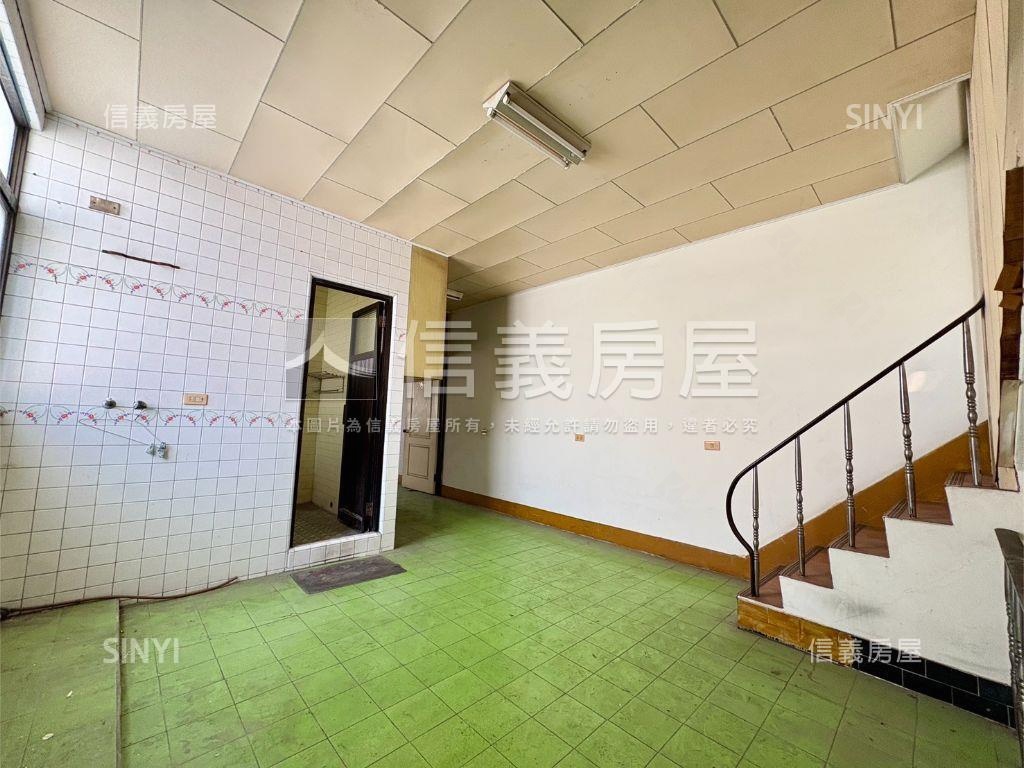 近高雄火車站成家透店房屋室內格局與周邊環境