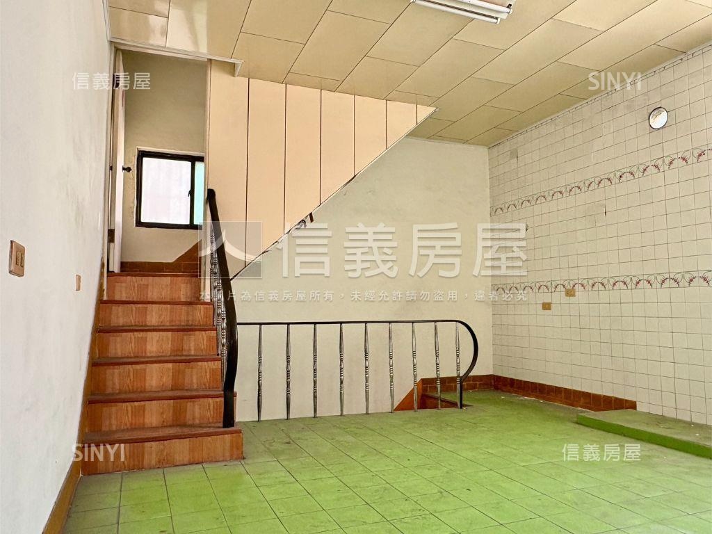 近高雄火車站成家透店房屋室內格局與周邊環境