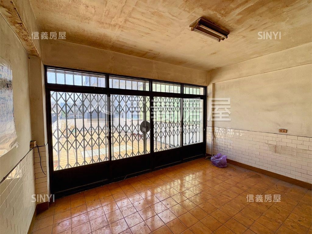 近高雄火車站成家透店房屋室內格局與周邊環境