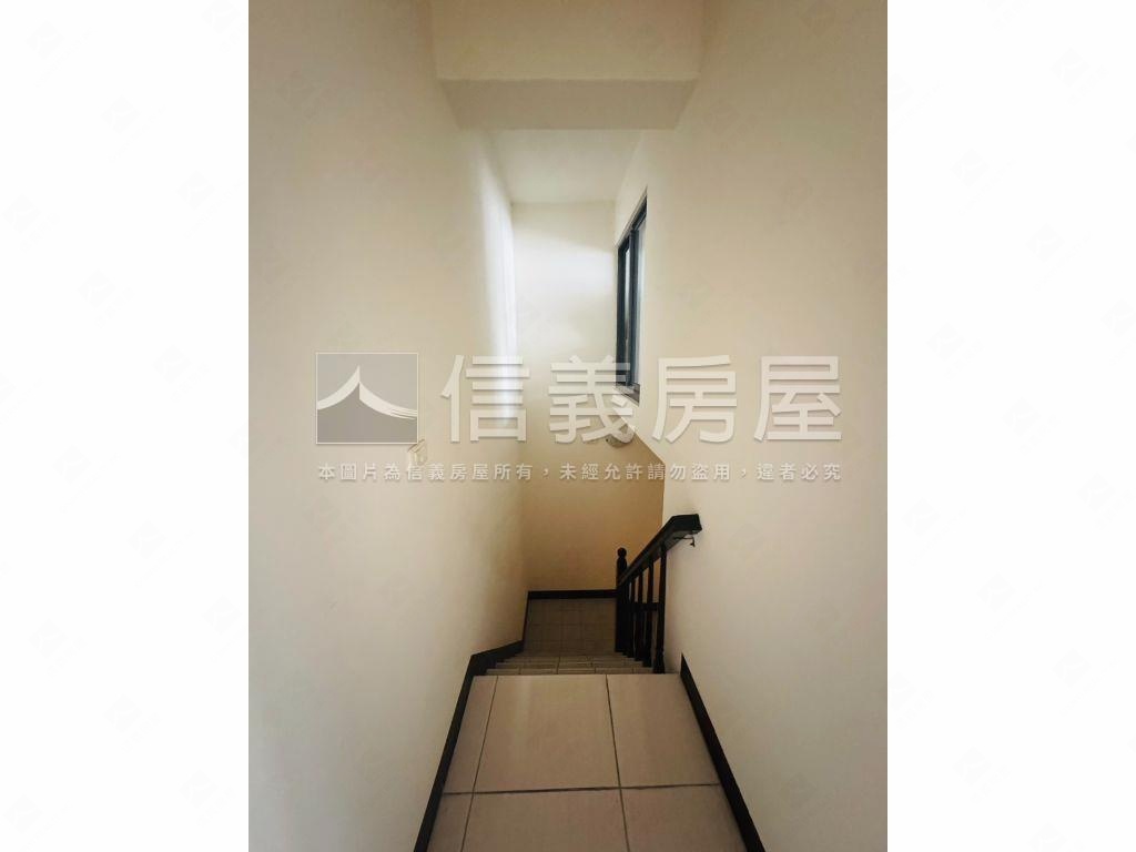 托斯卡尼臨路透天房屋室內格局與周邊環境