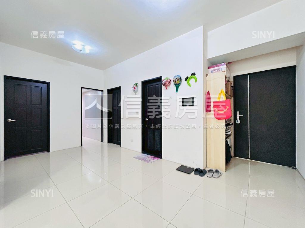 中路市府采舍３房車位房屋室內格局與周邊環境