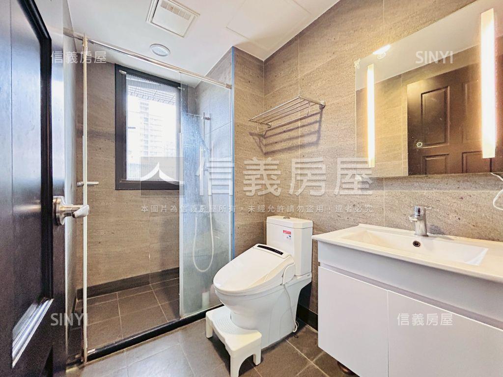 中路市府采舍３房車位房屋室內格局與周邊環境