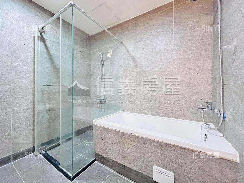 中路市府采舍３房車位房屋室內格局與周邊環境