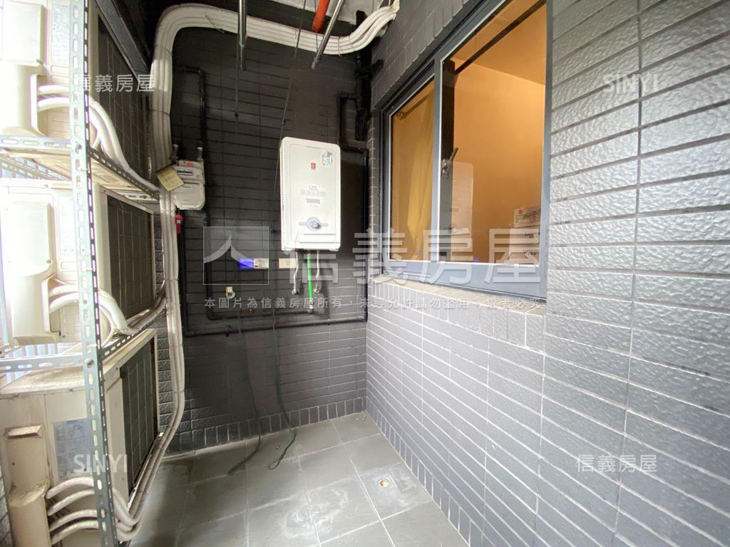 中路市府采舍３房車位房屋室內格局與周邊環境