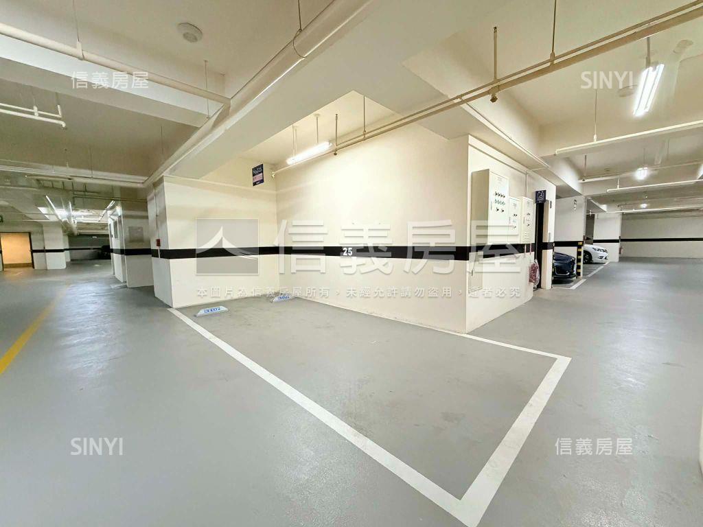 中路市府采舍３房車位房屋室內格局與周邊環境