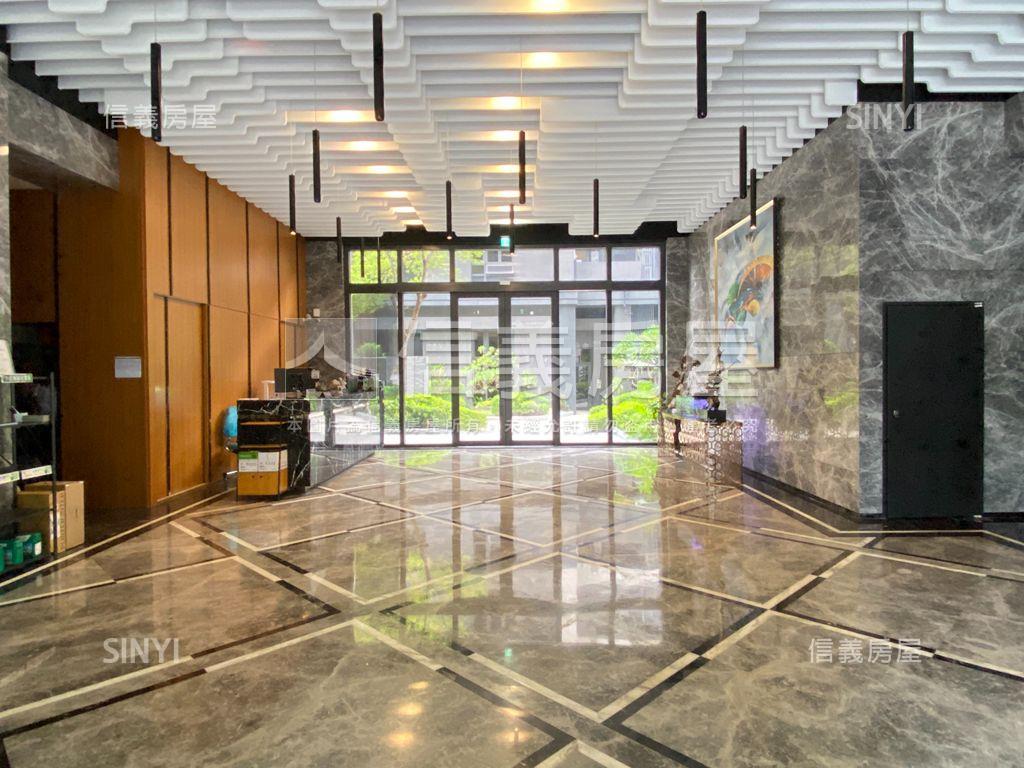 中路市府采舍３房車位房屋室內格局與周邊環境