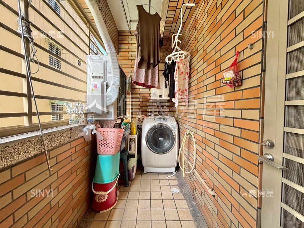 京城之星樹梢珍藏四房平車房屋室內格局與周邊環境