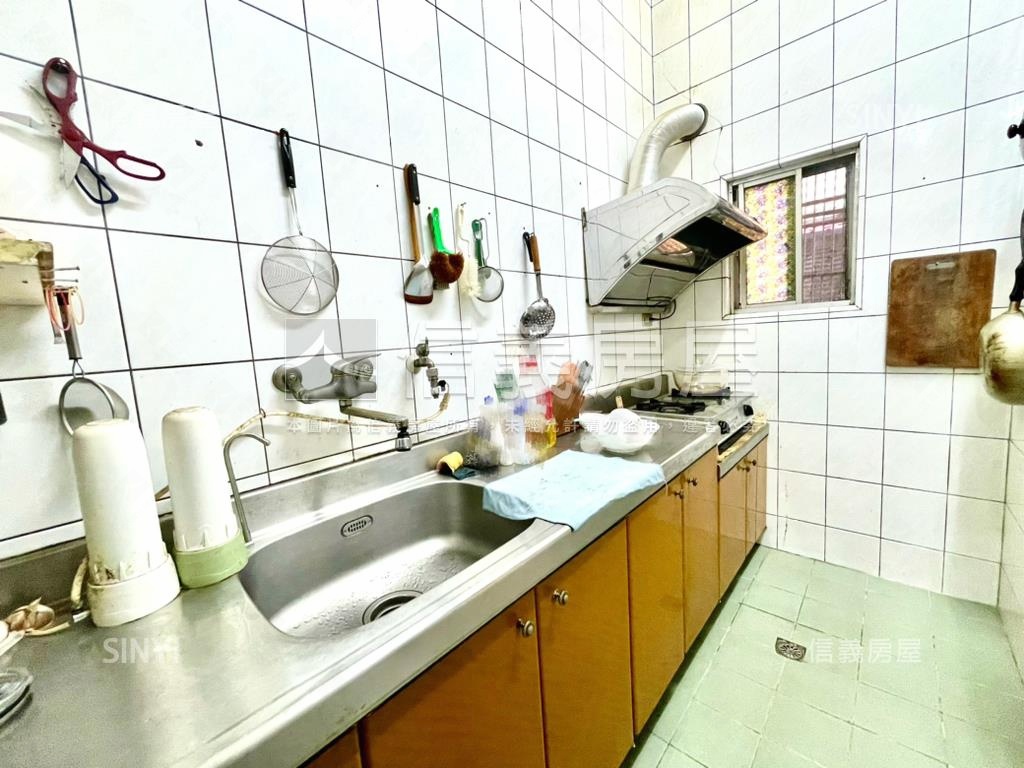 稀有面寬一樓方便停車房屋室內格局與周邊環境