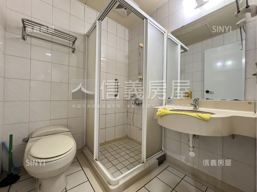 ８５大樓市景大套房房屋室內格局與周邊環境