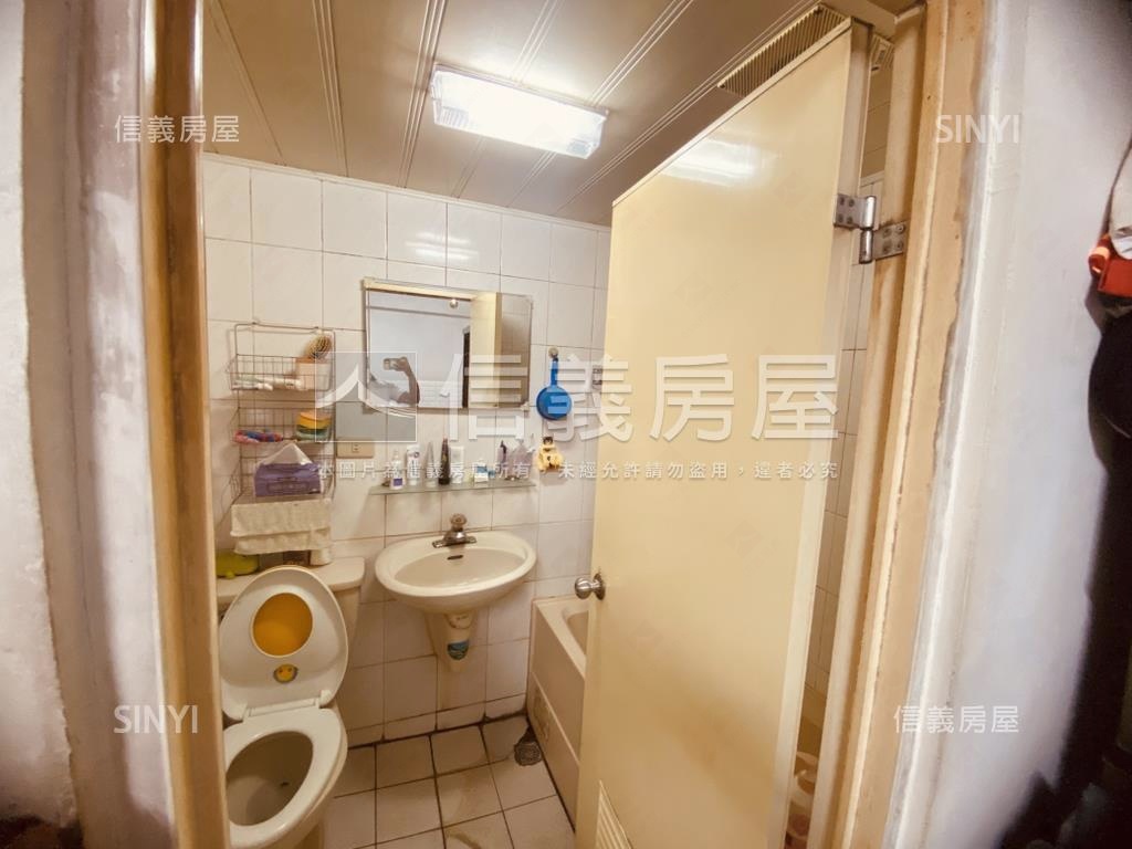 東區德東街三房美居房屋室內格局與周邊環境