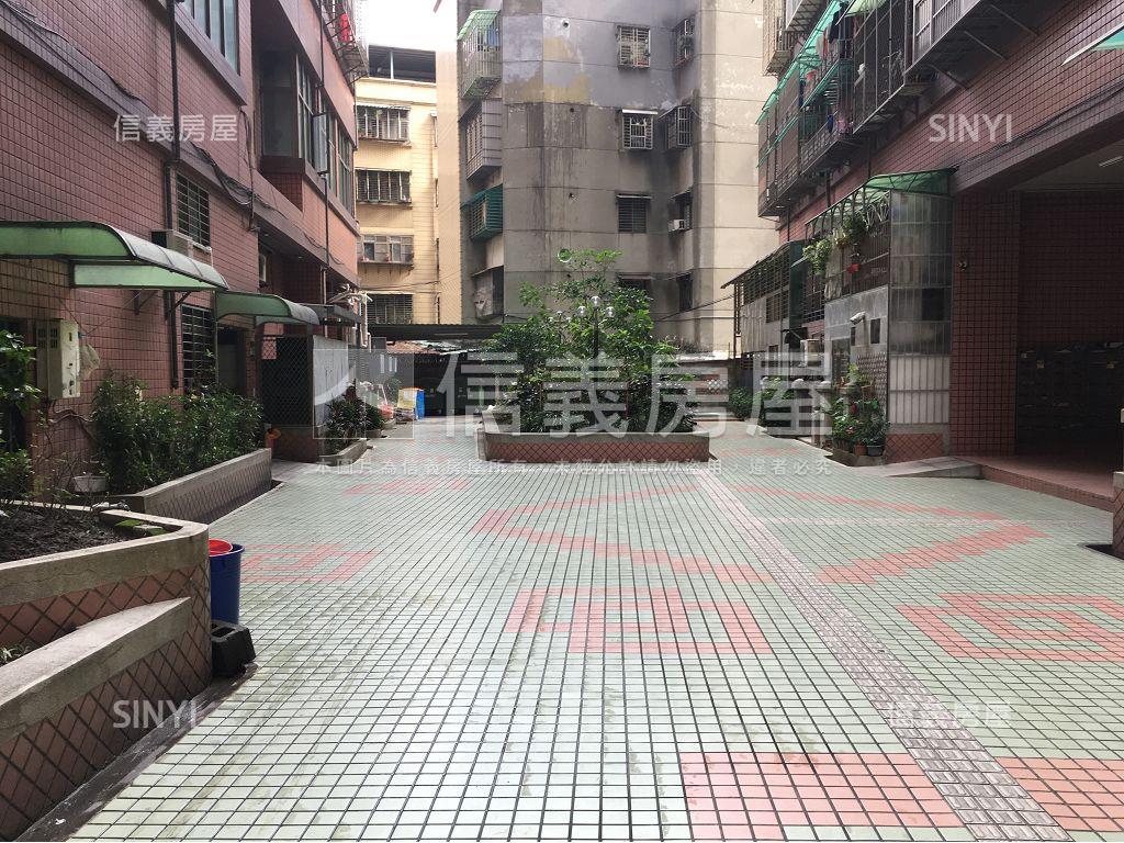 近火車站精緻裝潢美屋房屋室內格局與周邊環境