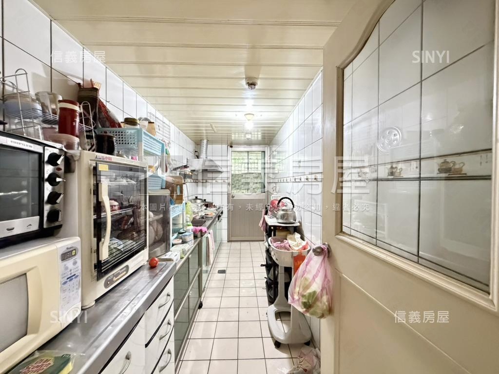 公園特區四房車位房屋室內格局與周邊環境