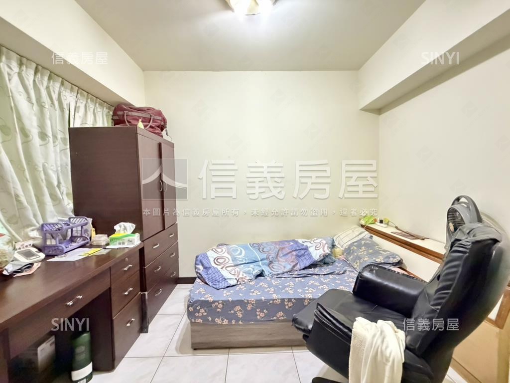 公園特區四房車位房屋室內格局與周邊環境