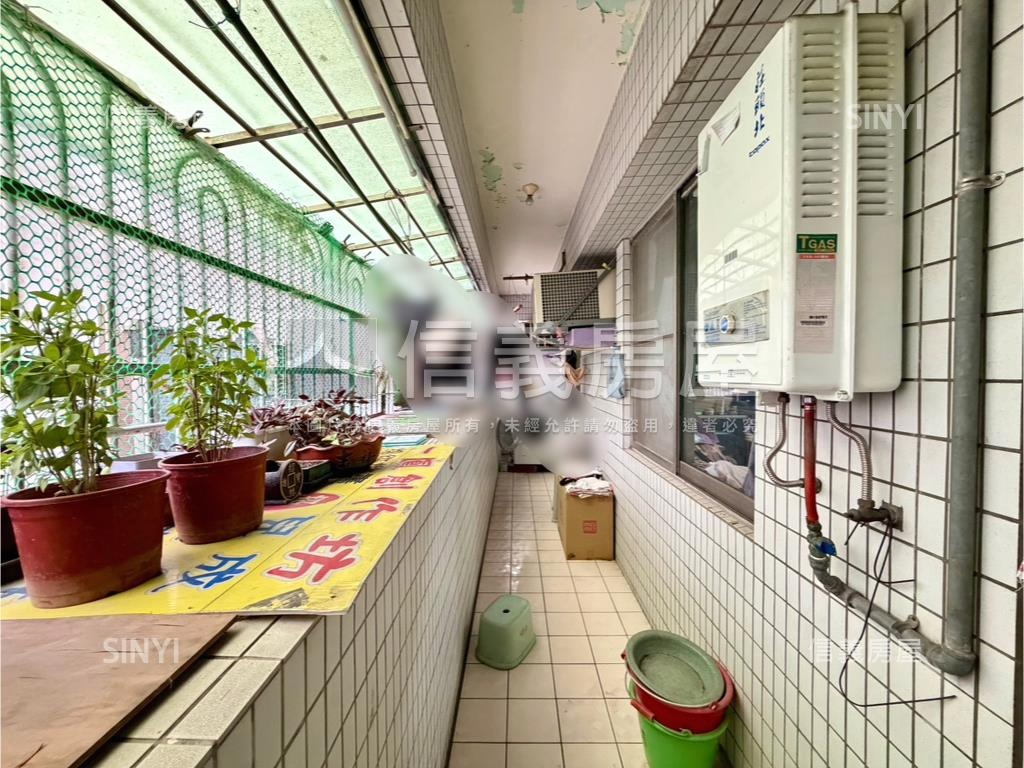 公園特區四房車位房屋室內格局與周邊環境