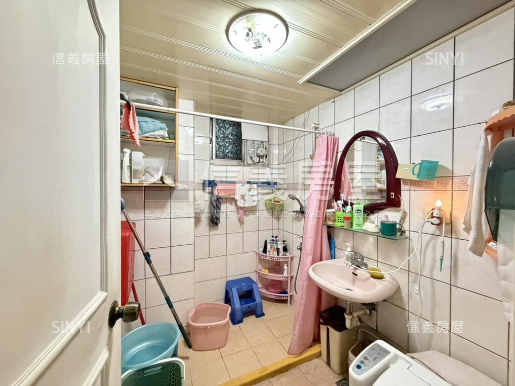 公園特區四房車位房屋室內格局與周邊環境