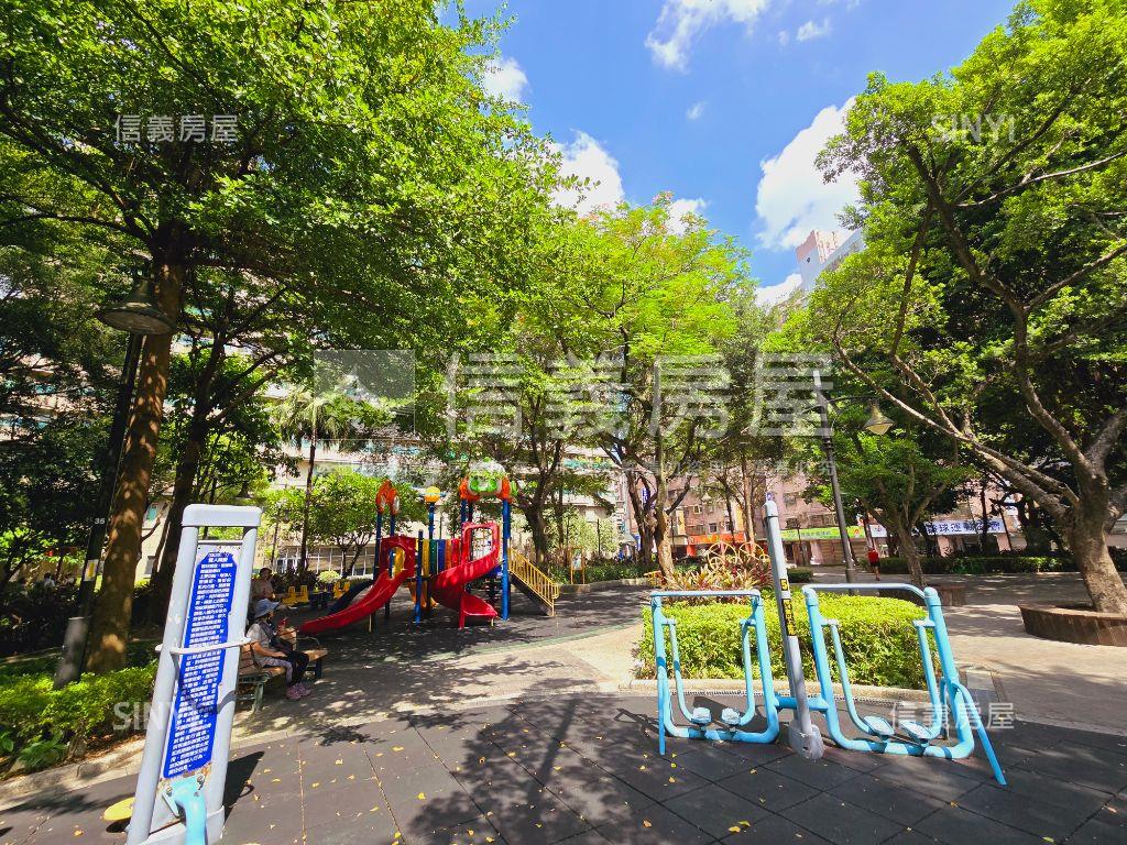 公園特區四房車位房屋室內格局與周邊環境