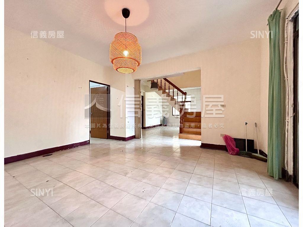 光榮碼頭旁採光宅房屋室內格局與周邊環境