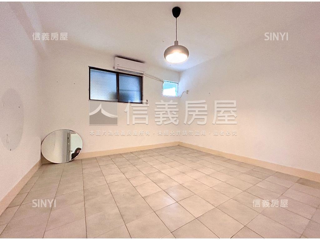 光榮碼頭旁採光宅房屋室內格局與周邊環境