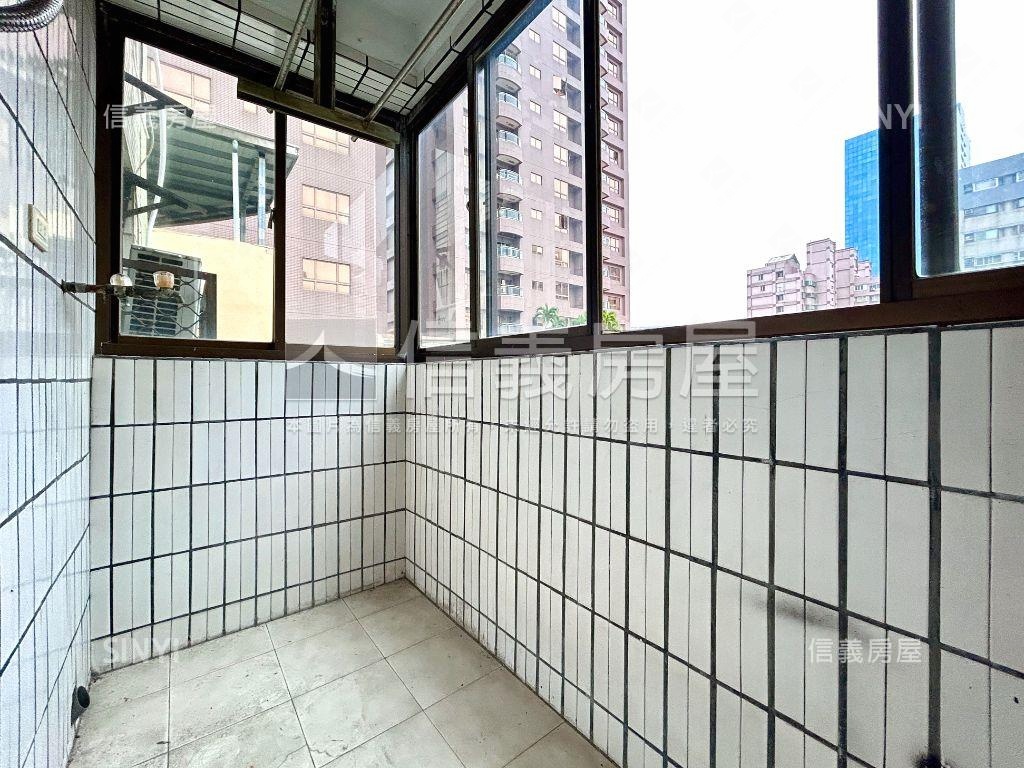 光榮碼頭旁採光宅房屋室內格局與周邊環境