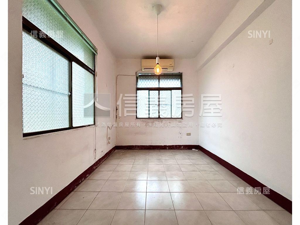 光榮碼頭旁採光宅房屋室內格局與周邊環境