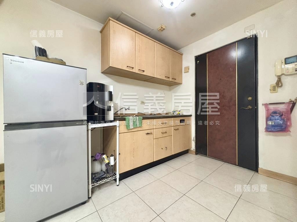 捷運七張寶路套房房屋室內格局與周邊環境