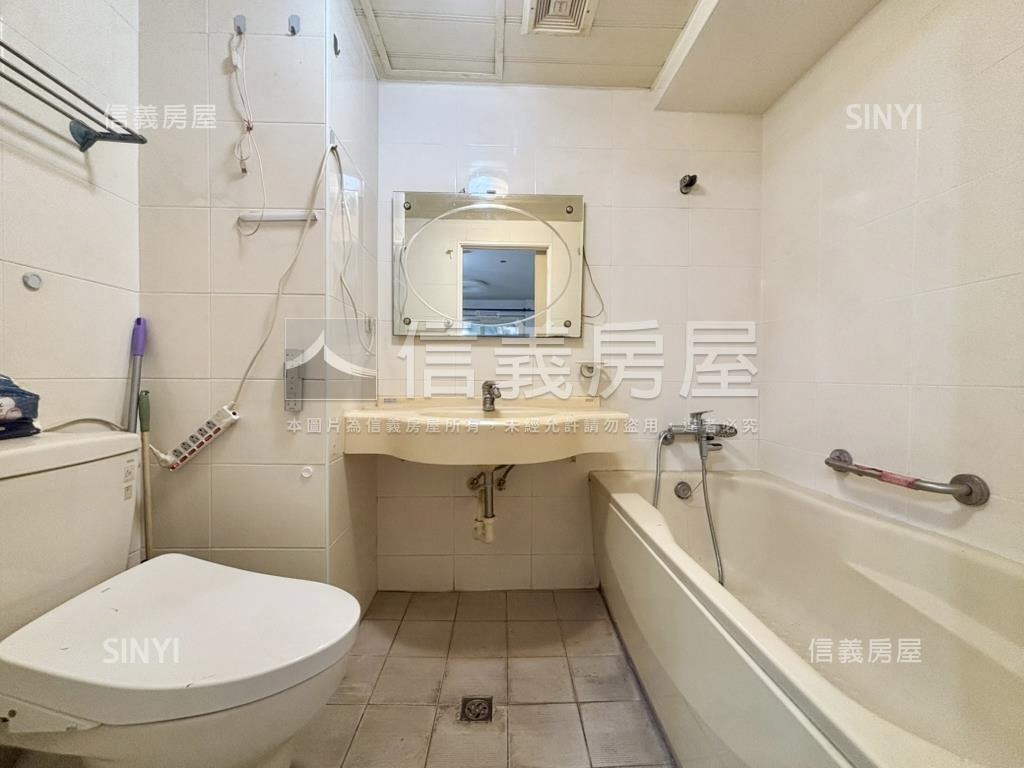 捷運七張寶路套房房屋室內格局與周邊環境