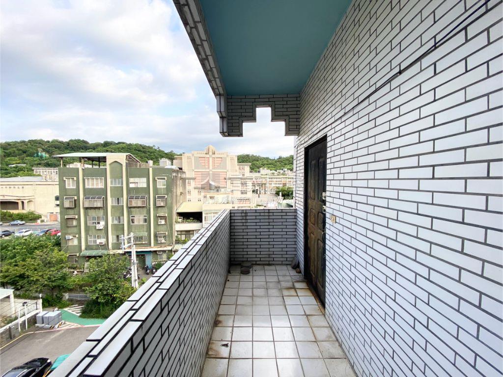 近新竹高中大空間３房房屋室內格局與周邊環境