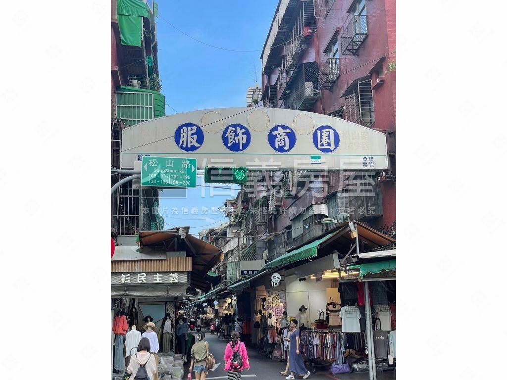 專任邊間三樓雙衛皆開窗房屋室內格局與周邊環境