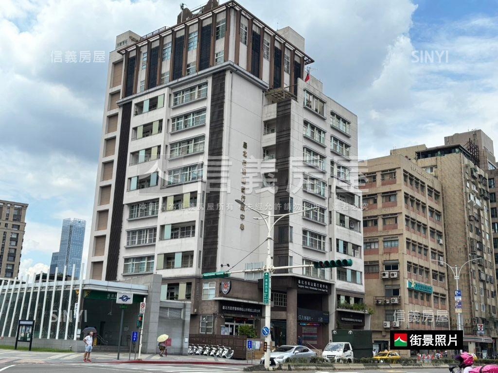 專任邊間三樓雙衛皆開窗房屋室內格局與周邊環境
