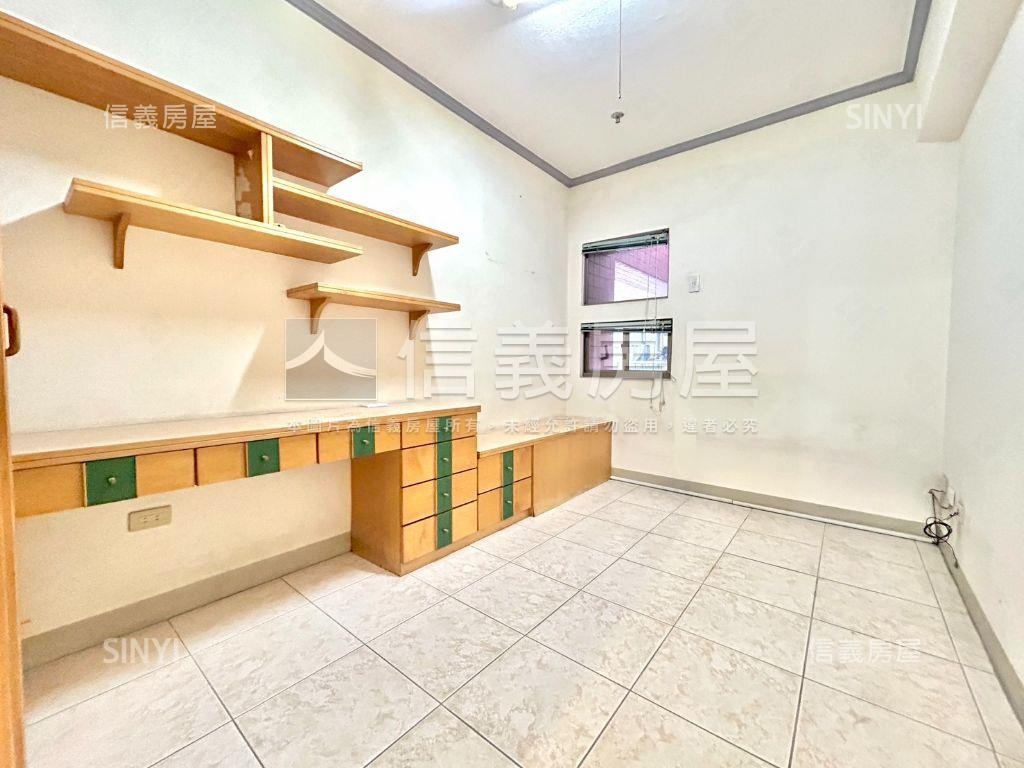 三鐵高樓大露臺三房車位房屋室內格局與周邊環境