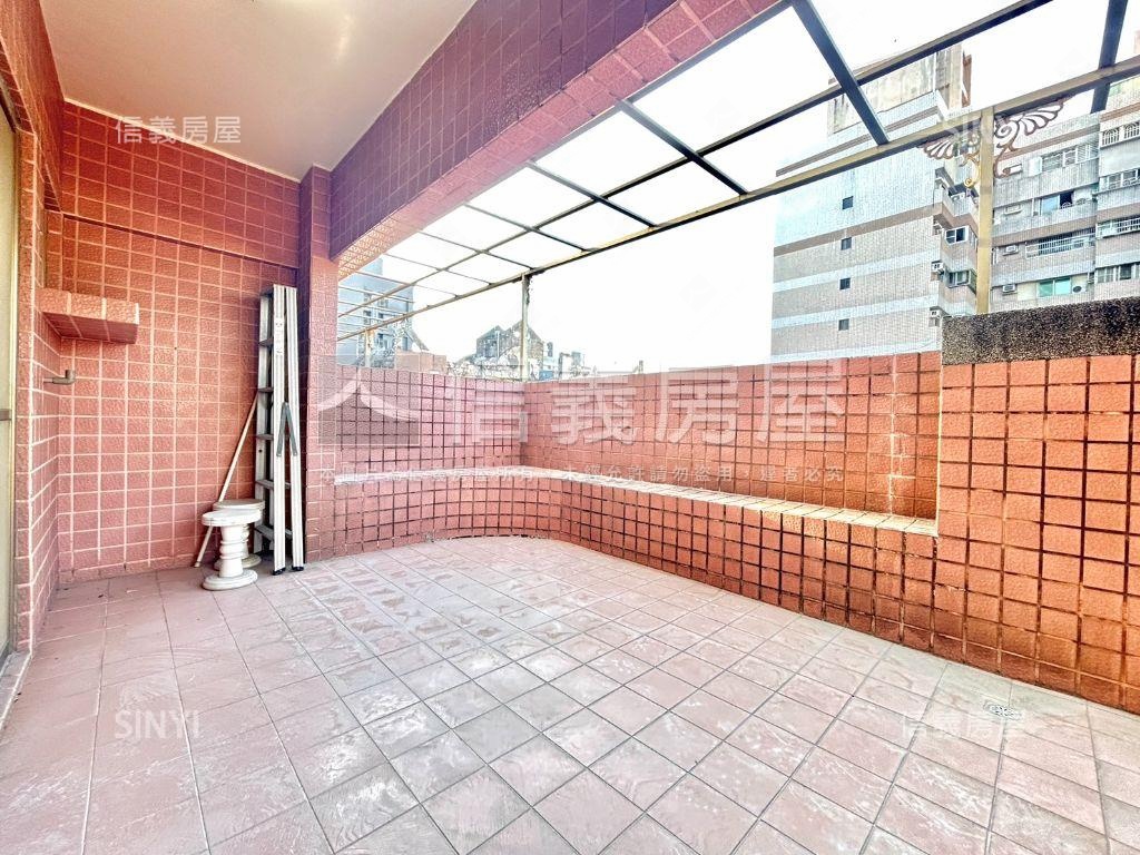 三鐵高樓大露臺三房車位房屋室內格局與周邊環境