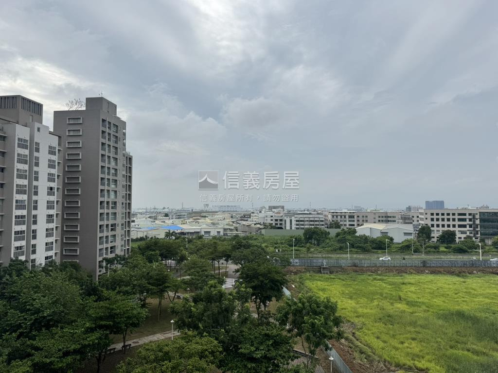 永龍２面公園三房平車房屋室內格局與周邊環境