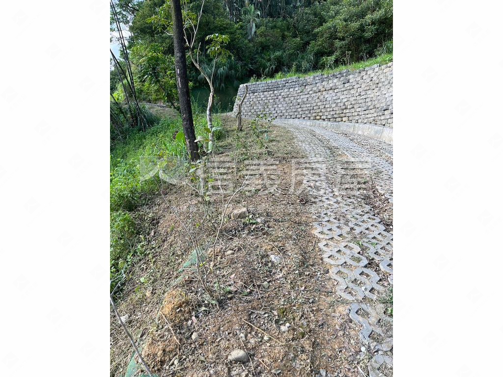 四季璞山農地誠意出售房屋室內格局與周邊環境